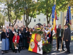 Teilnehmer am Festzug 28 Personen. Dank an alle Teilnehmer für die viele Geduld beim Warten (Wartezeit am Aufstellungsplatz über 4,5 Std.). Teilnehmer am Festzug 28 Personen. Dank an alle Teilnehmer für die viele Geduld beim Warten (Wartezeit am Aufstellungsplatz über 4,5 Std.).