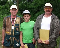 Mannschaft 1. Platz: Roithmayr M., Hr. Roithmayr S., Hr. Auer Mannschaft 1. Platz: Roithmayr M., Hr. Roithmayr S., Hr. Auer