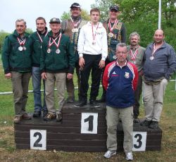 Mannschaft 1. Platz v.l.v.r.: Hr. Gusenbauer, Hr. Burgstaller, Hr. Puchner, Hr. Auer, Hr. Roithmayr S, Roithmayr M. Hr. Schaumberger M., Atteneder, vorne Hr. Ing. Leibetseder