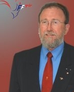 Gerard Boutteville (FRA): 1. Vizepräsident der FFTir seit 2001, Präsident der CNS Armbrust seit 1986, Präsident der nationalen Doping Kommission seit 1994, Organisation der Armbrust EM 1990 und WM 1993 in Bully-les-Mines.