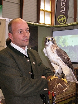 Ein Repräsentant der Greifvogelschau