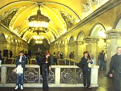 Eine der einmaligen, wunderbaren Moskauer U-Bahnstationen