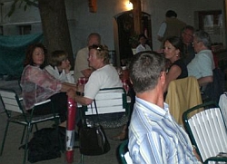 Gesellschaftliches Treffen Gesellschaftliches Treffen