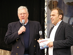 Die bekannten Moderatoren Edi und Adi Die bekannten Moderatoren Edi und Adi