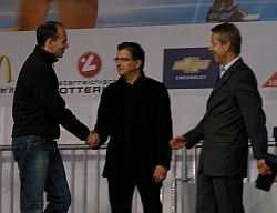 Thomas Farnik bei der Ehrung auf der Hauptbühne Thomas Farnik bei der Ehrung auf der Hauptbühne