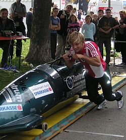 Ludwig Paischer, Judo Silbermedaillen-Gewinner von Peking, überzeugt auch als Bobfahrer. Ludwig Paischer, Judo Silbermedaillen-Gewinner von Peking, überzeugt auch als Bobfahrer.